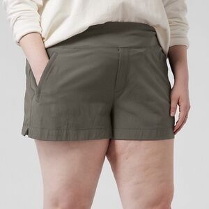 Athleta Trekkie North Short Mountain Olive Size 24
